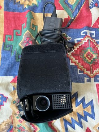 Proyector DELL mini portátil