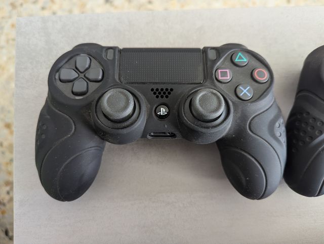 PS4 (PlayStation 4) + juegos