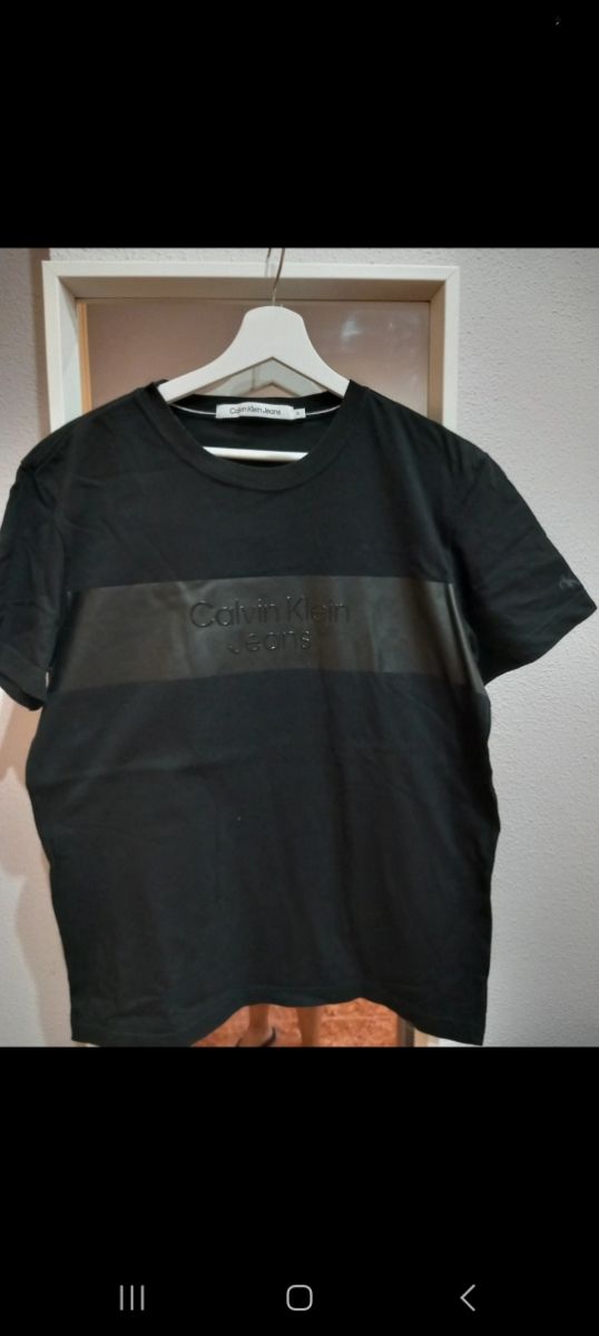 Camiseta Calvin Klein negra