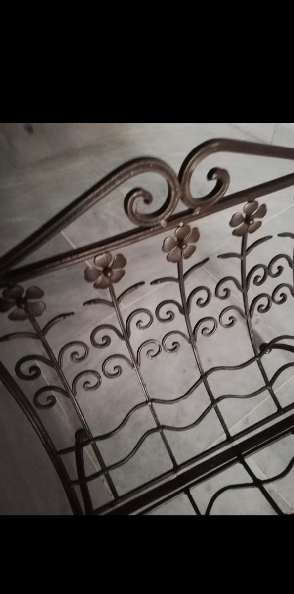 Revistero de forja - Decorativo