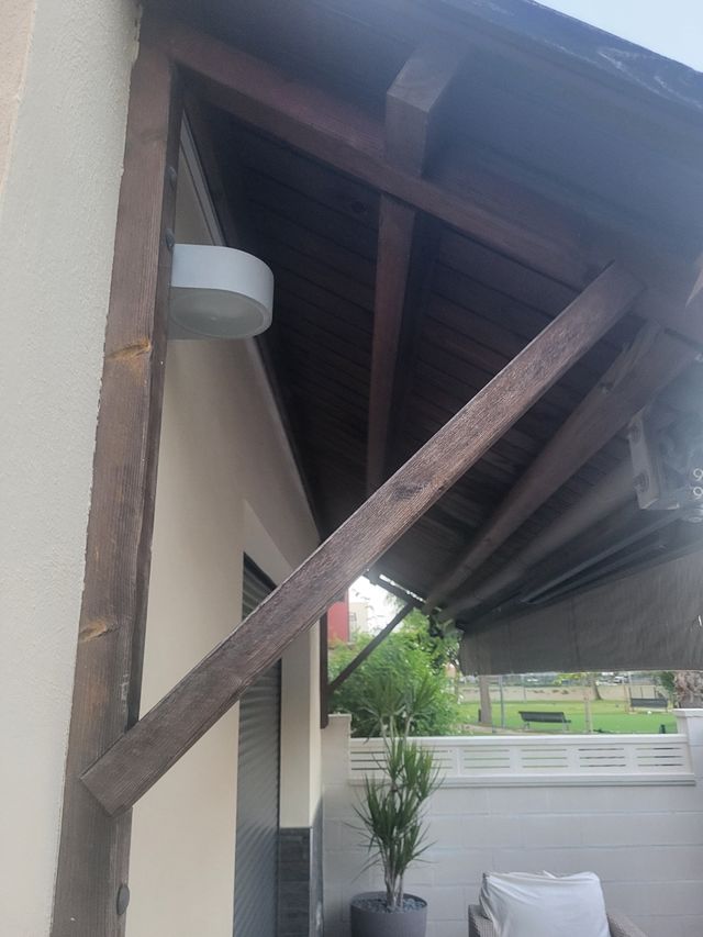 PÉRGOLA CON TOLDO MOTORIZADO
