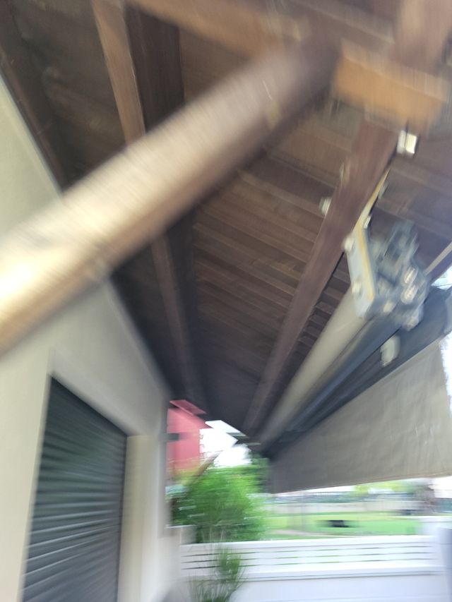 PÉRGOLA CON TOLDO MOTORIZADO