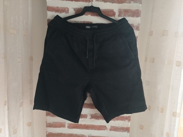 Bermudas Zara negras