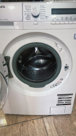 Lavadora+secadora marca AEG 8kg +4kg 1200rpm clase