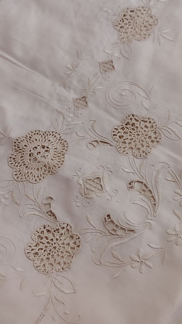 Tovaglia antica in lino beige