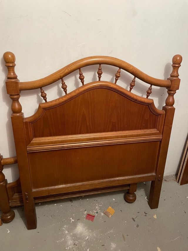 2 CAMAS DE MADERA DE 90X180