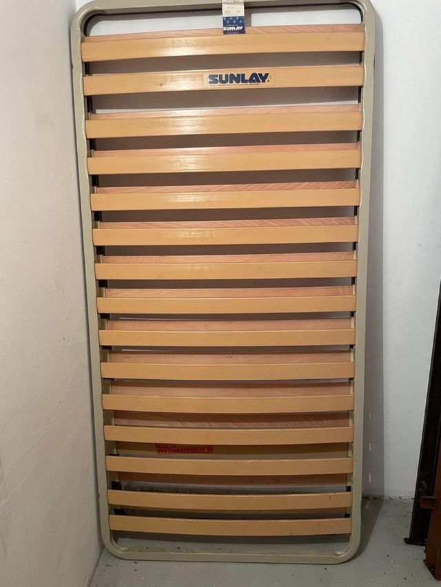 2 CAMAS DE MADERA DE 90X180