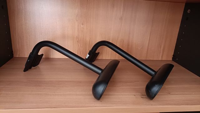 Silla oficina regulable y giratoria negra