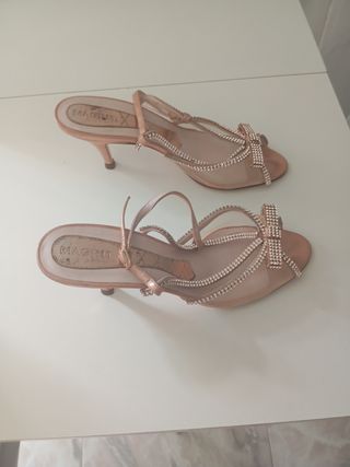 Sandalias Magrit fiesta beige-doradas