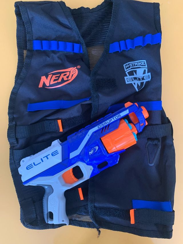 lote Chaleco y pistola Nerf Elite+ pistola y balas