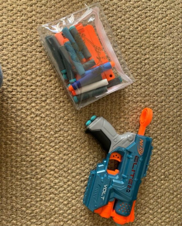 lote Chaleco y pistola Nerf Elite+ pistola y balas