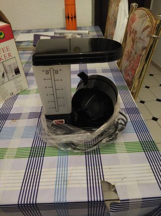 Cafetera eléctrica no tiene la jarra