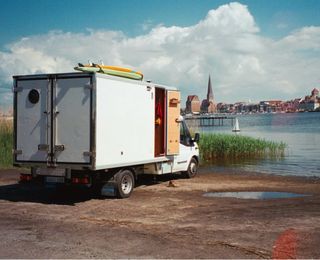 Furgo/camión Ford Transit camperizada