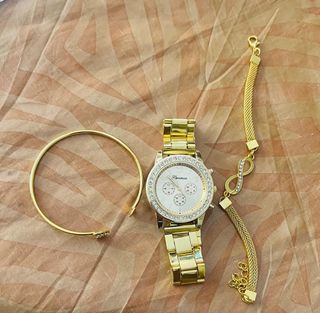 Reloj + 2 pulseras doradas