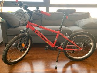 Bicicleta B'Twin Infantil 20" roja