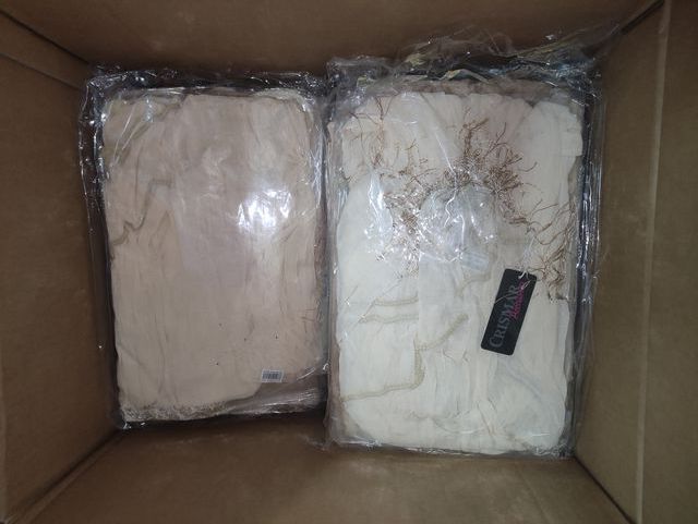 Lote 81 pañuelos nuevos blanco, crema y azul