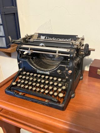 Máquina de escribir Underwood antigua