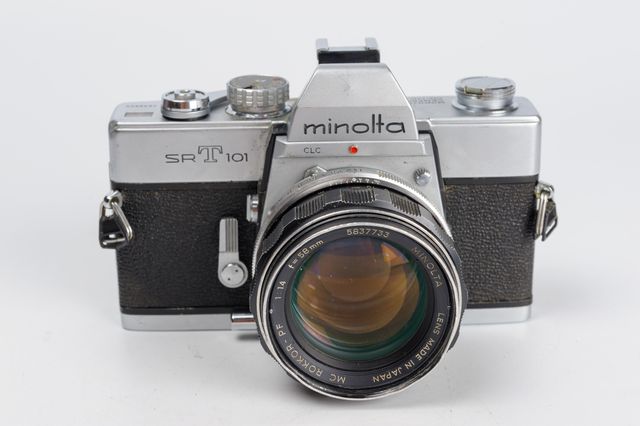 Minolta SRT101 + Objetivo Rokkor-PF 58mm