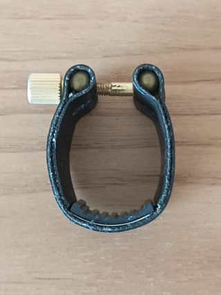 BG L13 - abrazadera saxo tenor
