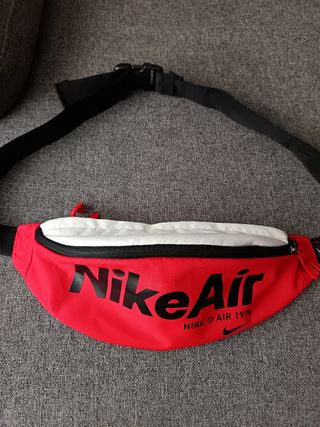 Riñonera Nike Air roja