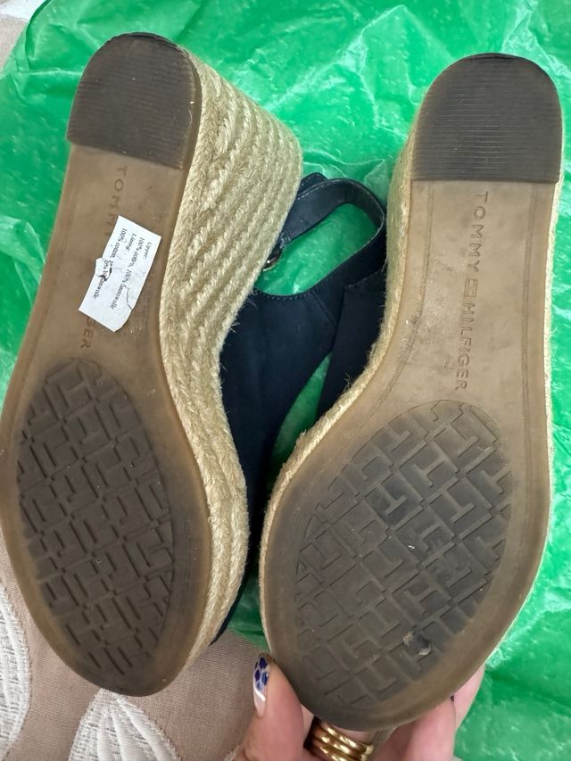 Cuñas Tommy Hilfiger negras nº35