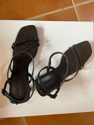 Sandalias de tacón negras