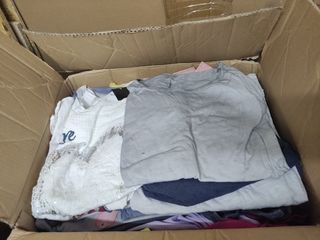 Lote 81 prendas variada de ropa nueva, sin usar