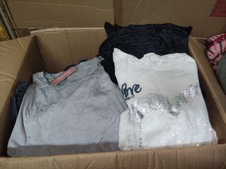 Lote 81 prendas variada de ropa nueva, sin usar