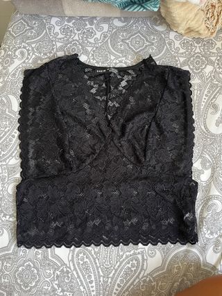 Top negro SHEIN encaje