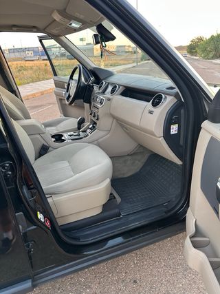 Land Rover Discovery 2012
