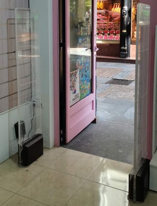 Puerta seguridad - protección tienda