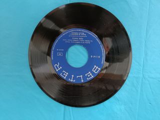 4 vecchi dischi in vinile