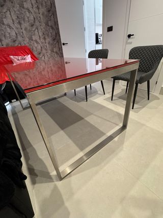 Mesa cristal extraíble roja