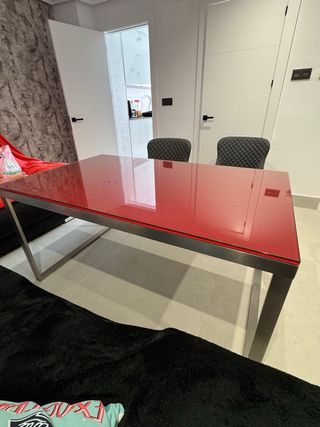 Mesa cristal extraíble roja