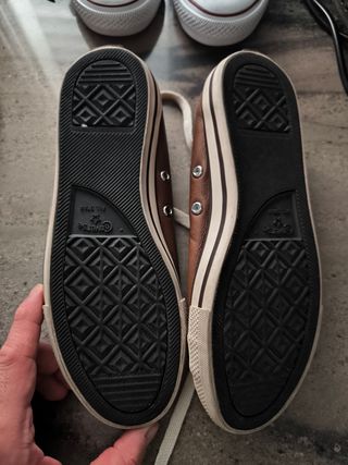 Varias converse.