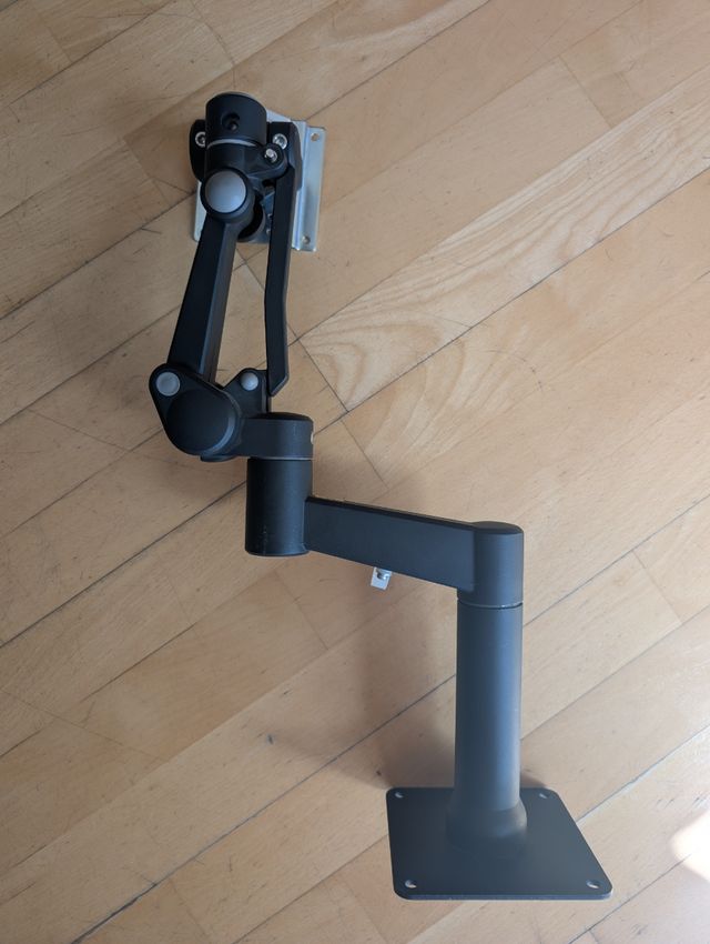 Supporto per monitor/TV - braccio articolato