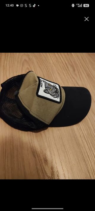 Gorra con estampado de pantera