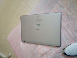 Tablet Huawei negra rota