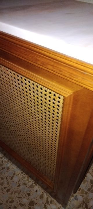 Mueble radiador  | Madera, mimbre y mármol