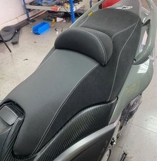 Asiento moto . tapiceria. tapicero . tapizados