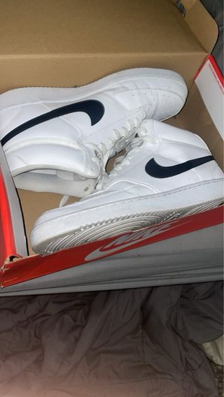 Nike Air Force 1 altas negras y blancas