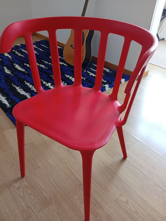 URGE Silla roja de diseño por mudanza