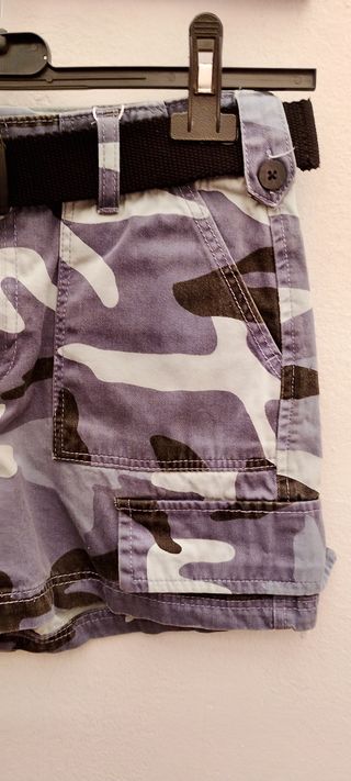 Shorts Bershka camuflaje talla XS