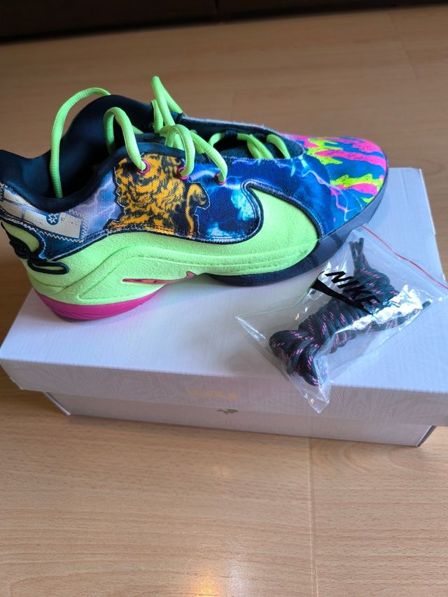 Zapatillas Nike LeBron 22 coloridas