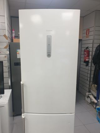 Nevera Siemens 2m x 60cm con garantía 