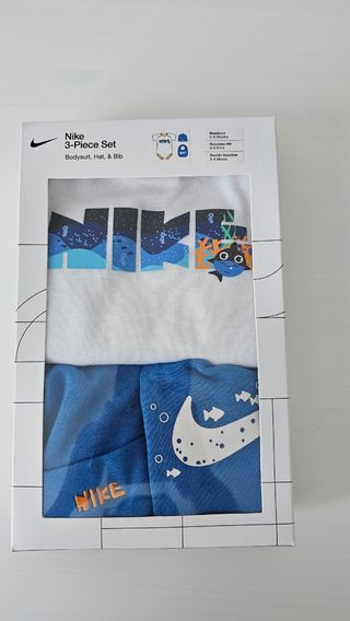Conjunto Nike bebé 3 piezas 0-6 meses