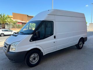 Alquiler de furgoneta Ford Transit – Ideal para