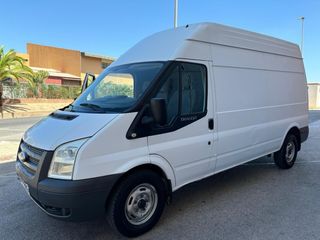Alquiler de furgoneta Ford Transit – Ideal para