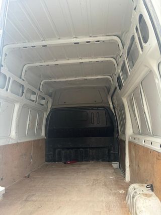 Alquiler de furgoneta Ford Transit – Ideal para