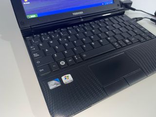 Netbook Toshiba NB250 como nuevo Intel Atom